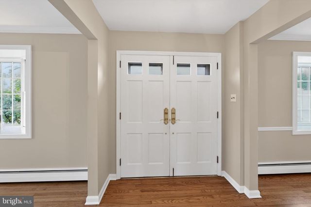 7 FAWN CIR, Malvern, PA 19355