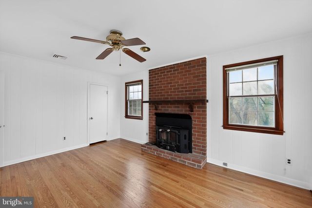 7 FAWN CIR, Malvern, PA 19355