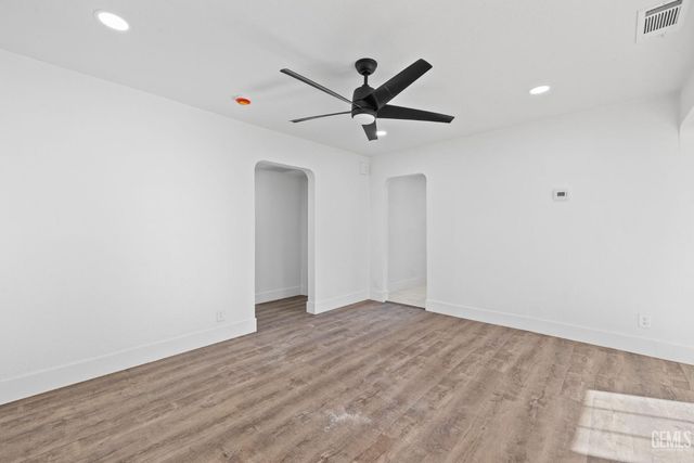 1209 Woodrow Avenue, Bakersfield, CA 93308