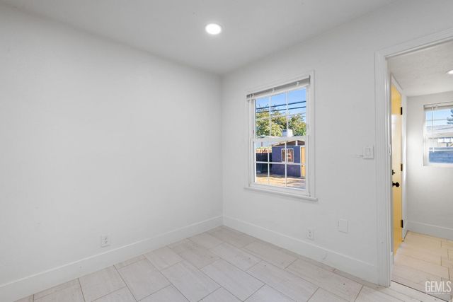 1209 Woodrow Avenue, Bakersfield, CA 93308