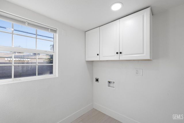 1209 Woodrow Avenue, Bakersfield, CA 93308