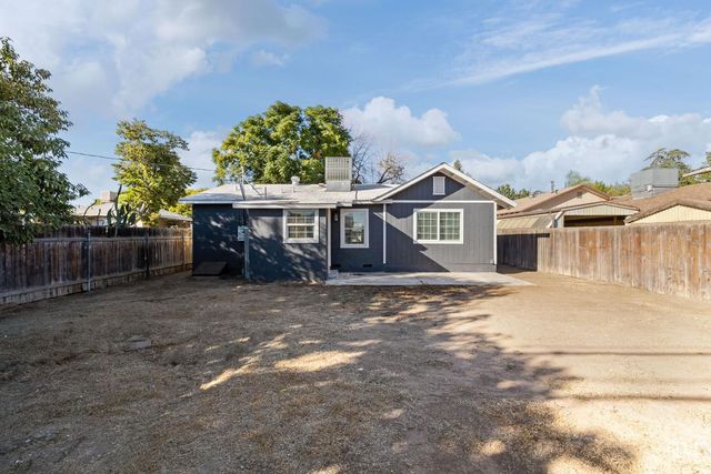 1209 Woodrow Avenue, Bakersfield, CA 93308