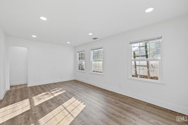 1209 Woodrow Avenue, Bakersfield, CA 93308