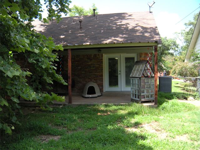 2240 Sycamore, Paris, TX 75460
