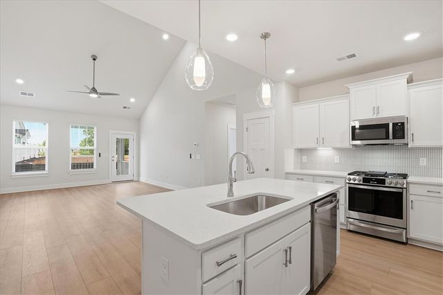 429 Crestcreek Drive, Anderson, SC 29621