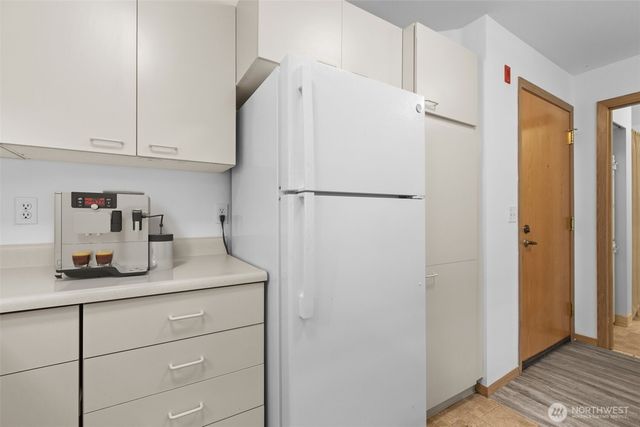 1822 152nd #E-308, Bellevue, WA 98007