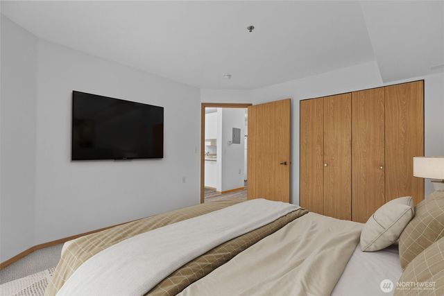 1822 152nd #E-308, Bellevue, WA 98007