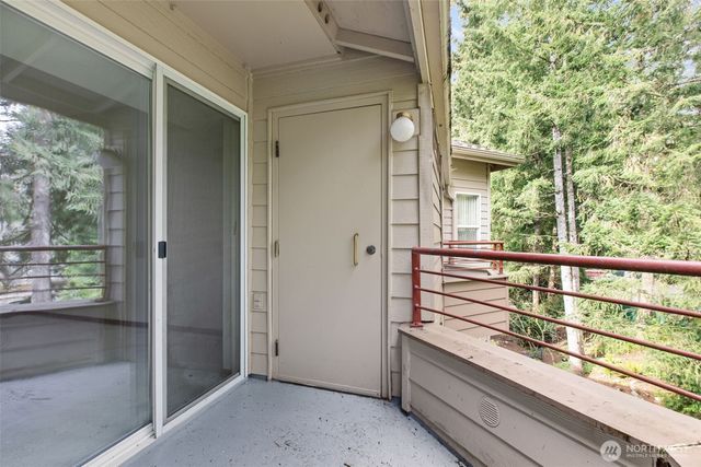 1822 152nd #E-308, Bellevue, WA 98007