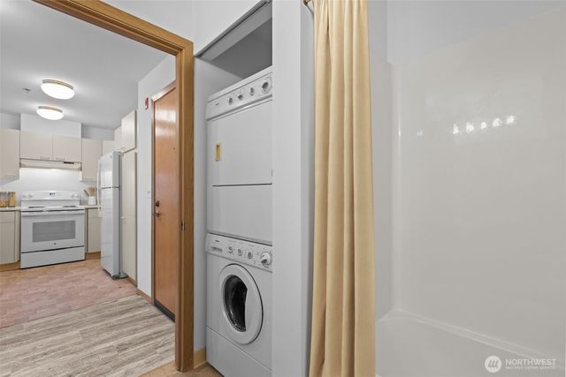 1822 152nd #E-308, Bellevue, WA 98007