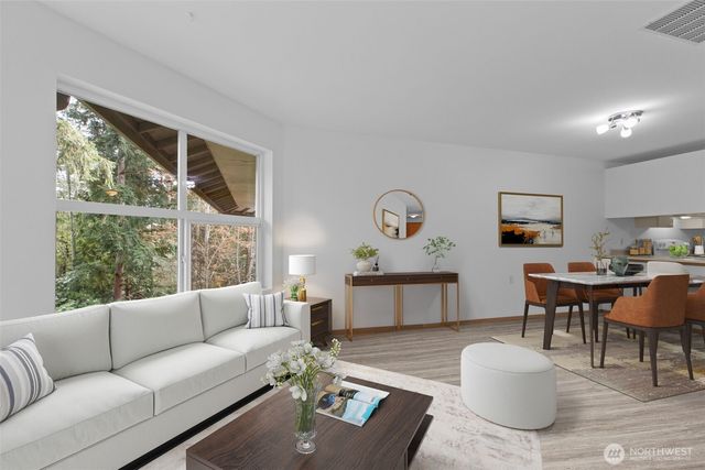 1822 152nd #E-308, Bellevue, WA 98007