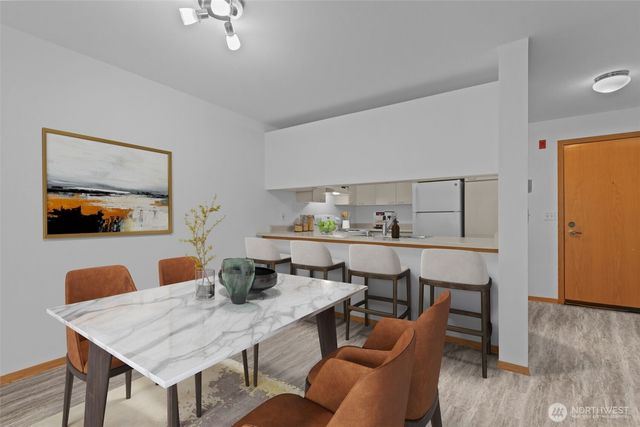 1822 152nd #E-308, Bellevue, WA 98007