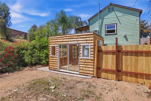 1132 E Citrus Avenue, Redlands, CA 92374
