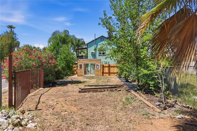 1132 E Citrus Avenue, Redlands, CA 92374