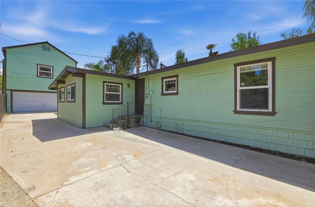 1132 E Citrus Avenue, Redlands, CA 92374