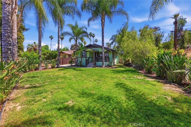 1132 E Citrus Avenue, Redlands, CA 92374