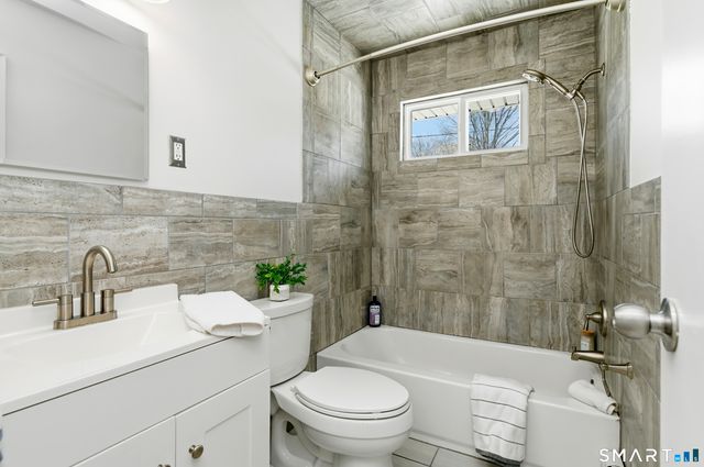 23 Ridgefield Road, Wallingford, CT 06492