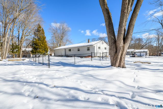 23 Ridgefield Road, Wallingford, CT 06492