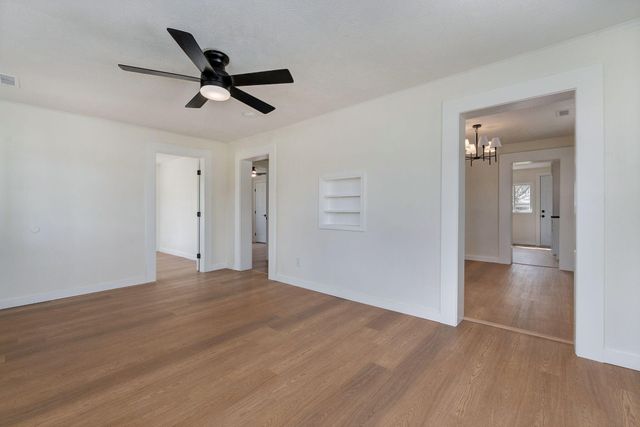 1520 E Cherokee Street, Springfield, MO 65804