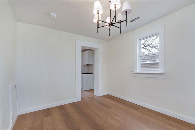 1520 E Cherokee Street, Springfield, MO 65804