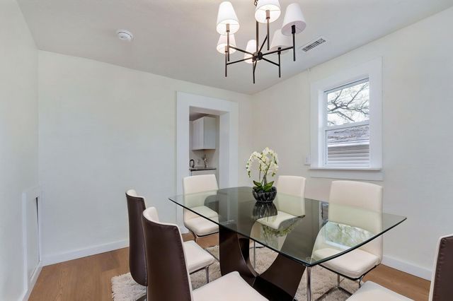 1520 E Cherokee Street, Springfield, MO 65804