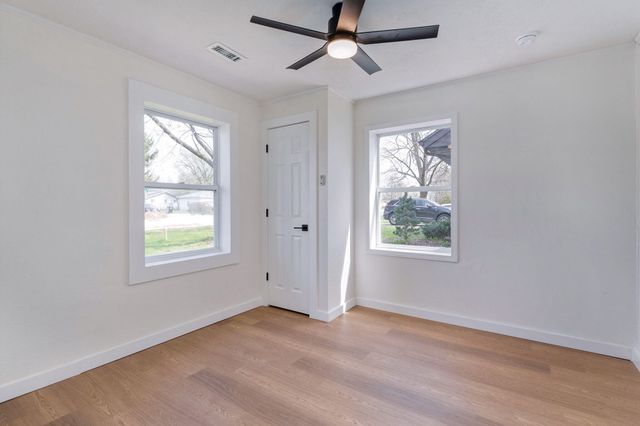 1520 E Cherokee Street, Springfield, MO 65804