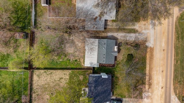 1520 E Cherokee Street, Springfield, MO 65804