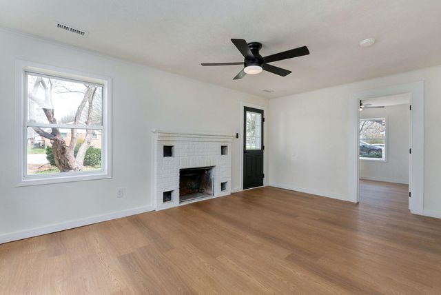 1520 E Cherokee Street, Springfield, MO 65804