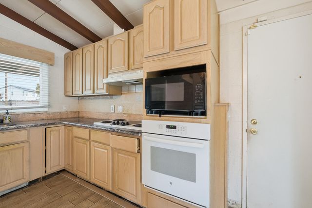 807 S Mcauliff Street, Visalia, CA 93292