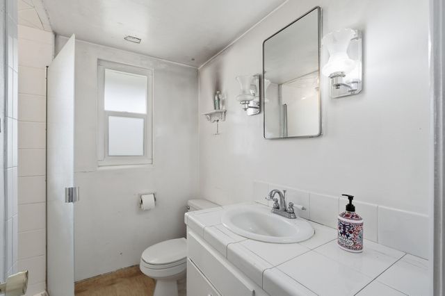 807 S Mcauliff Street, Visalia, CA 93292