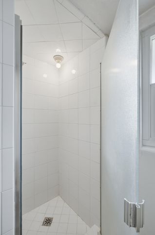 807 S Mcauliff Street, Visalia, CA 93292