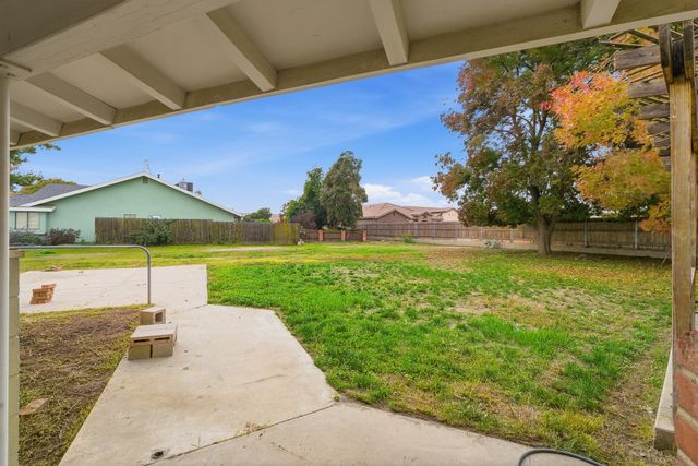 807 S Mcauliff Street, Visalia, CA 93292