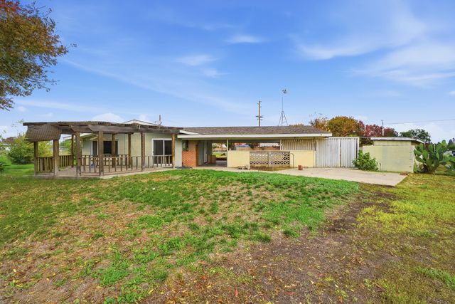 807 S Mcauliff Street, Visalia, CA 93292