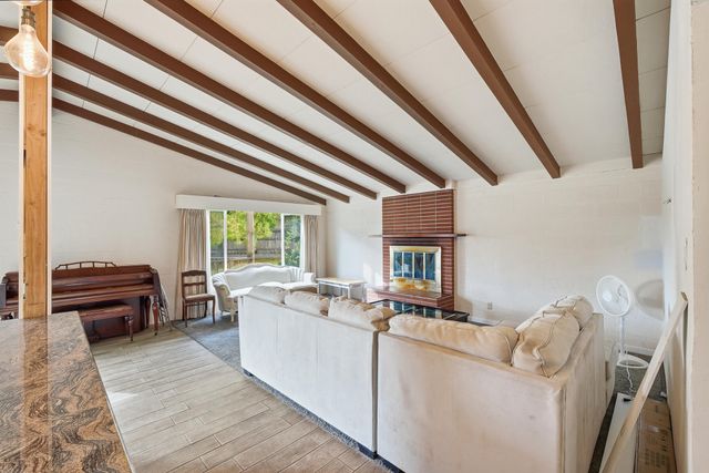 807 S Mcauliff Street, Visalia, CA 93292