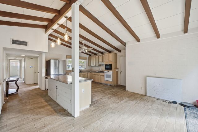 807 S Mcauliff Street, Visalia, CA 93292