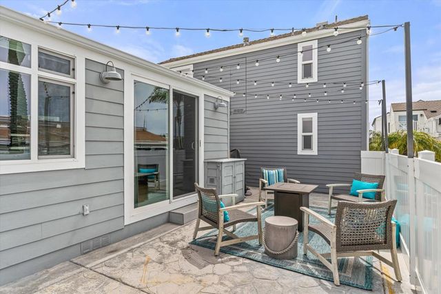 20 El Paseo Street, Newport Beach, CA 92663