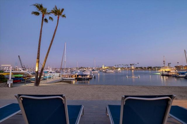 20 El Paseo Street, Newport Beach, CA 92663