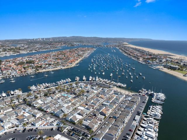 20 El Paseo Street, Newport Beach, CA 92663