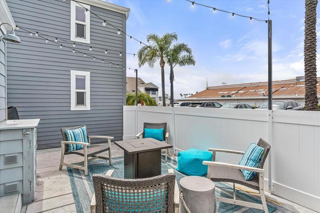 20 El Paseo Street, Newport Beach, CA 92663