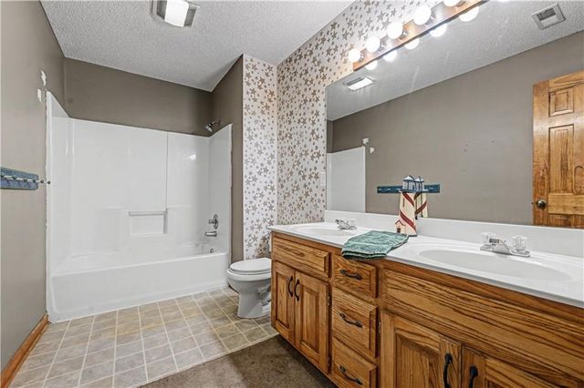 15171 W 154th Street, Olathe, KS 66062