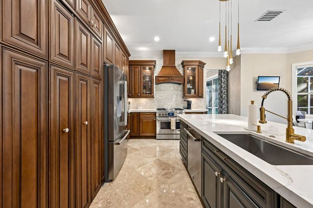 1664 VICTORIA POINTE Lane, Weston, FL 33327