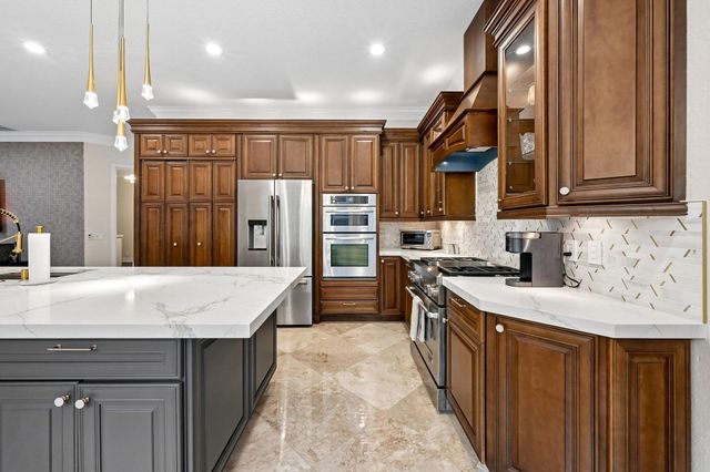 1664 VICTORIA POINTE Lane, Weston, FL 33327