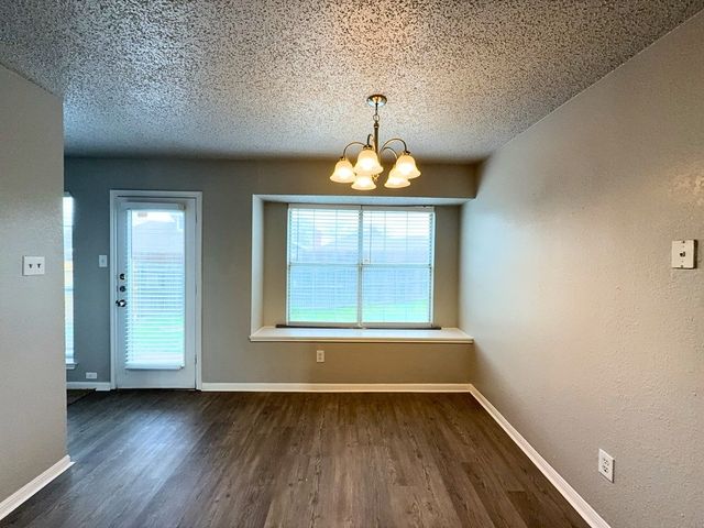 704 Inglewood Trail, Desoto, TX 75115