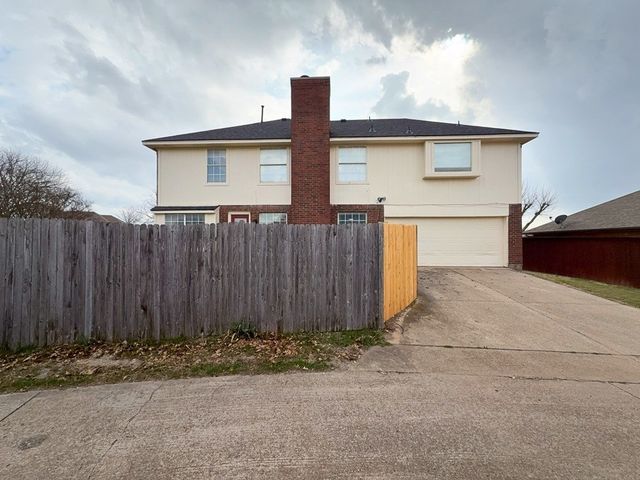 704 Inglewood Trail, Desoto, TX 75115