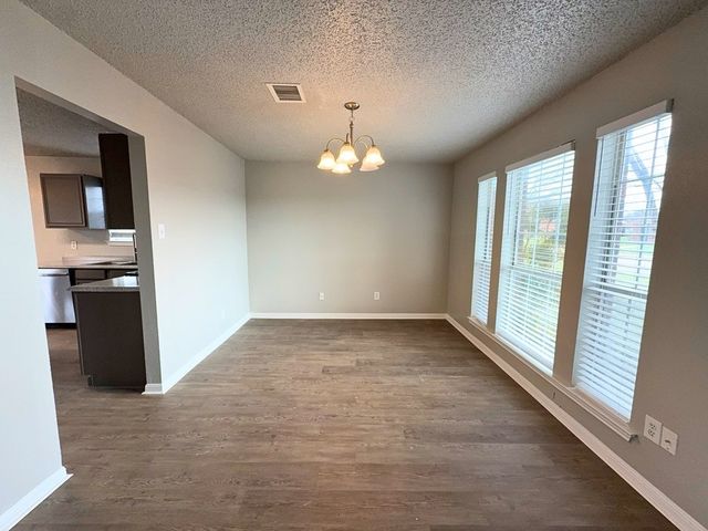 704 Inglewood Trail, Desoto, TX 75115