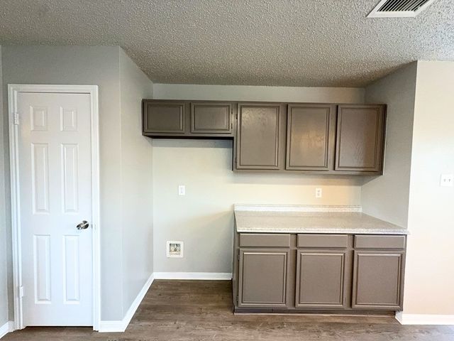 704 Inglewood Trail, Desoto, TX 75115