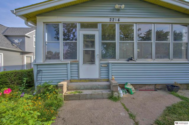 2214 Deer Park Boulevard, Omaha, NE 68108