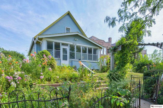 2214 Deer Park Boulevard, Omaha, NE 68108