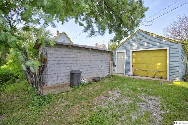 2214 Deer Park Boulevard, Omaha, NE 68108