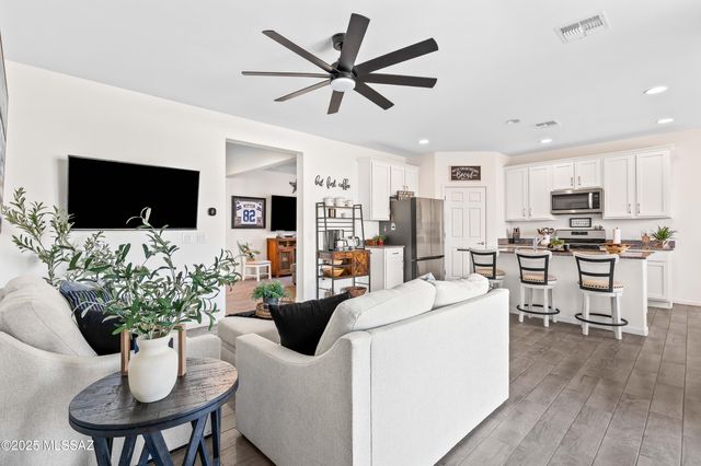 9785 E Copper Glance Trail, Tucson, AZ 85747