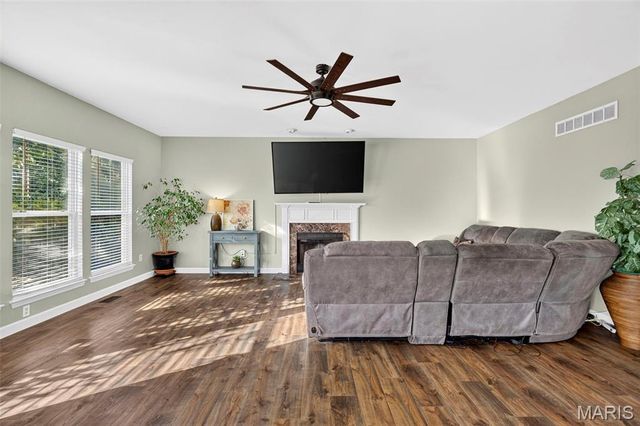 109 Crimson Oaks Court, Lake St Louis, MO 63367